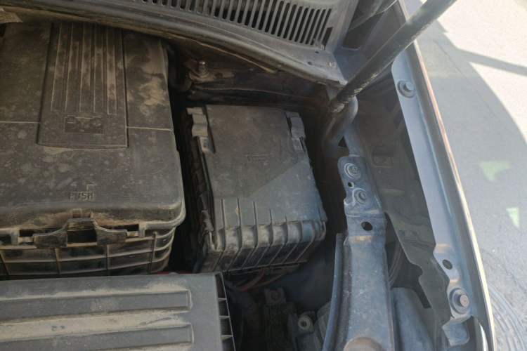 Used Volkswagen Sharan 2013 2.0 TSI Luxury Model Engine Bay Left