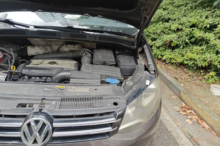 Used Volkswagen Sharan 2013 2.0 TSI Luxury Model Engine Bay Left