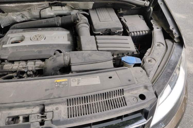 Used Volkswagen Sharan 2013 1.8TSI Comfort Model Engine Bay Left