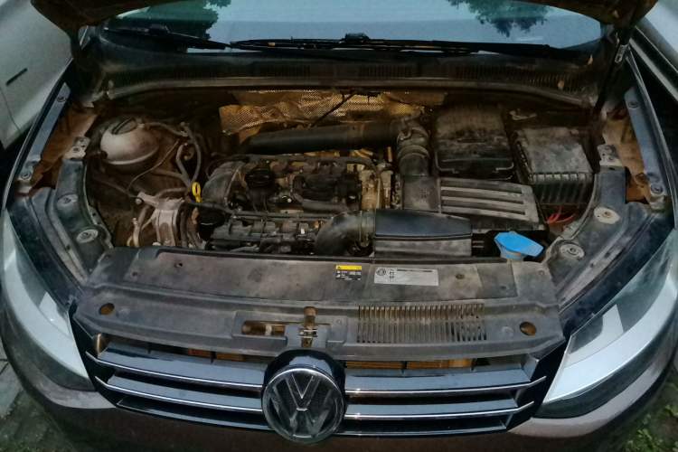 Used Volkswagen Sharan 2013 2.0 TSI Standard Model Engine Bay