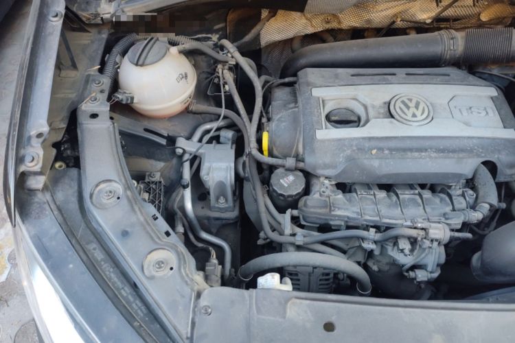 Used Volkswagen Sharan 2013 1.8TSI Standard Model Engine Bay Right