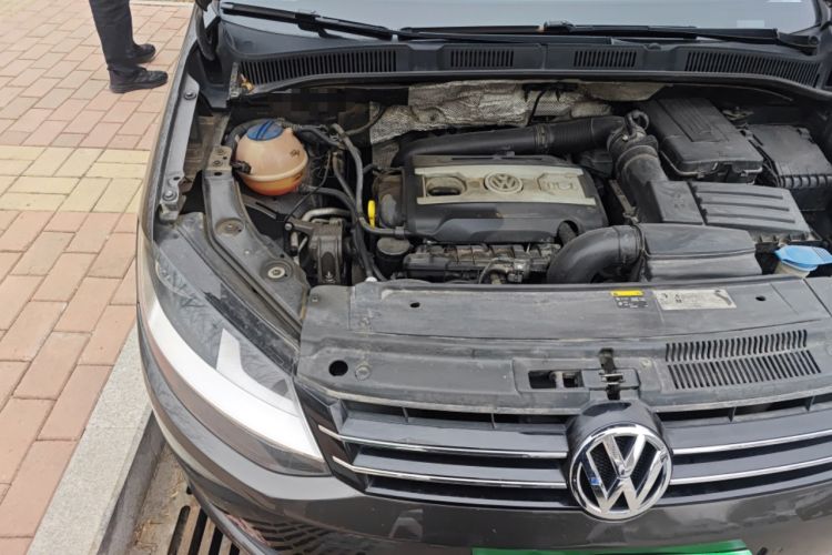 Used Volkswagen Sharan 2013 1.8TSI Standard Model Euro IV Engine Bay Right