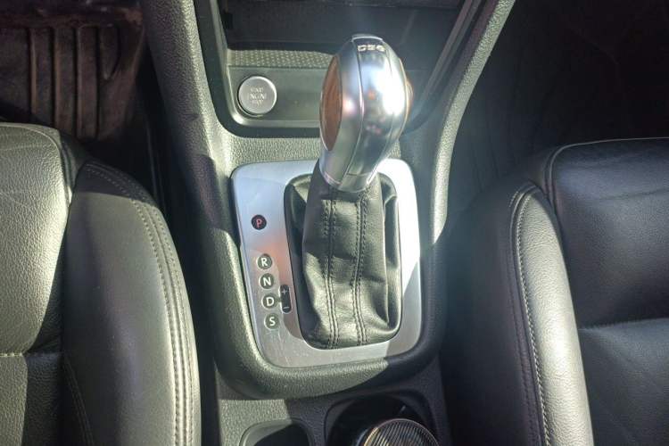 Used Volkswagen Sharan 2013 2.0 TSI Luxury Model Gear Lever