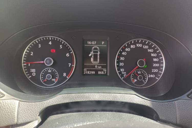 Used Volkswagen Sharan 2013 2.0 TSI Luxury Model Instrument Cluster
