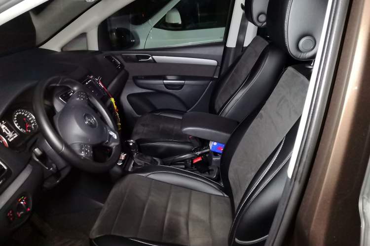 Used Volkswagen Sharan 2013 2.0 TSI Standard Model Left Front Seat