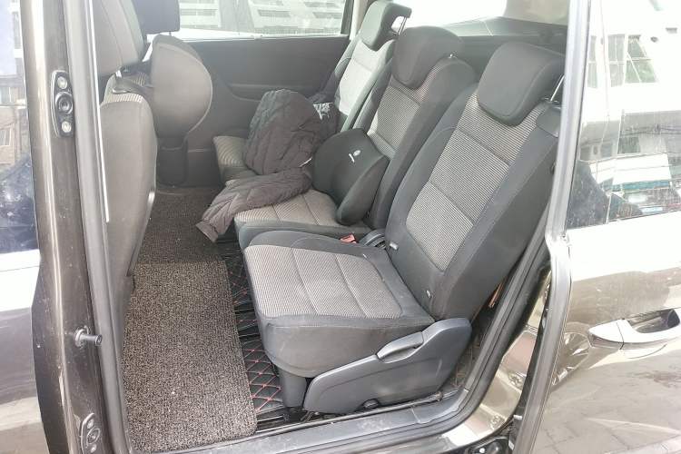 Used Volkswagen Sharan 2013 1.8TSI Standard Model Left Rear Seat
