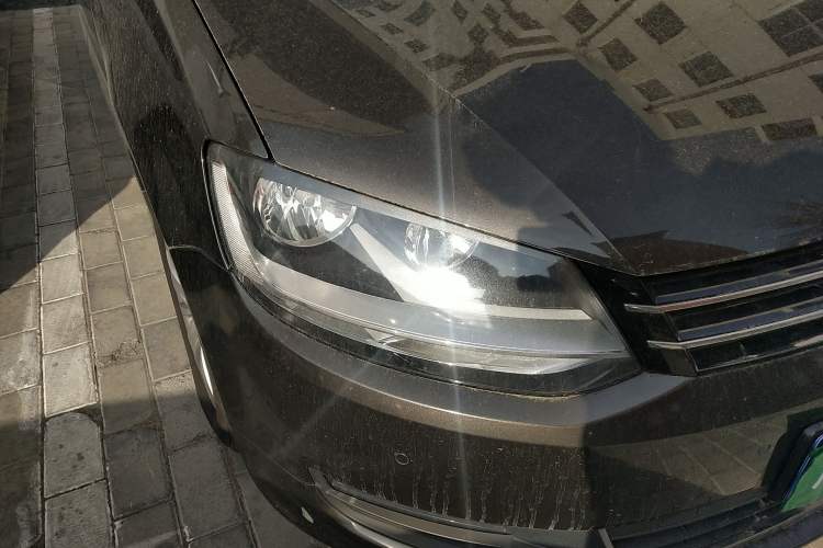 Used Volkswagen Sharan 2013 1.8TSI Standard Model Right Front Headlight