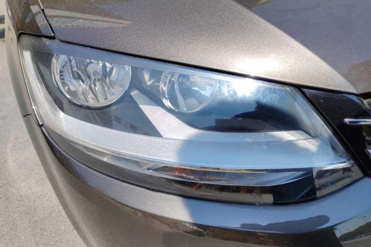 Used Volkswagen Sharan 2013 1.8TSI Standard Model Right Front Headlight