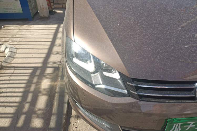Used Volkswagen Sharan 2013 2.0 TSI Luxury Model Right Front Headlight