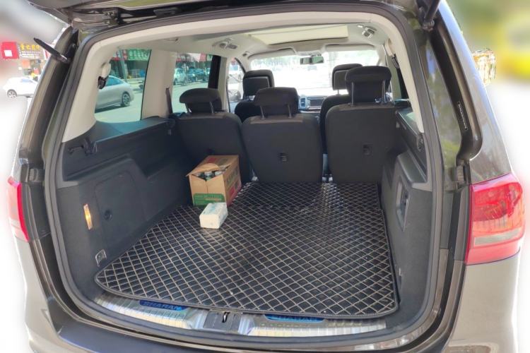 Used Volkswagen Sharan 2013 1.8TSI Standard Model Trunk