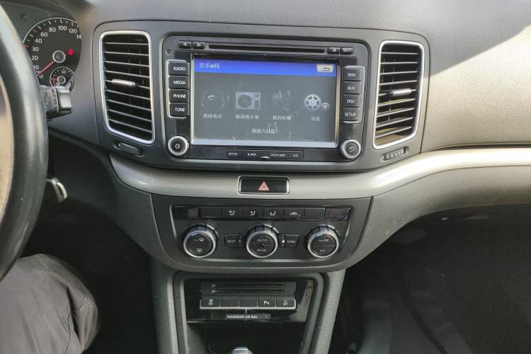 Used Volkswagen Sharan 2013 1.8TSI Standard Model Audio And AC Panel