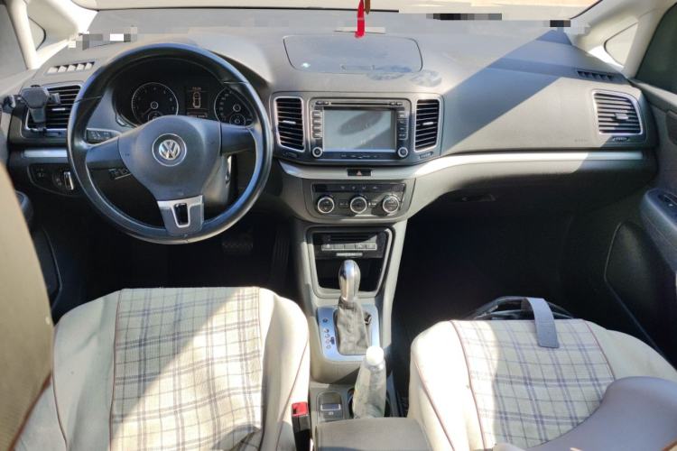 Used Volkswagen Sharan 2013 1.8TSI Standard Model Center Console