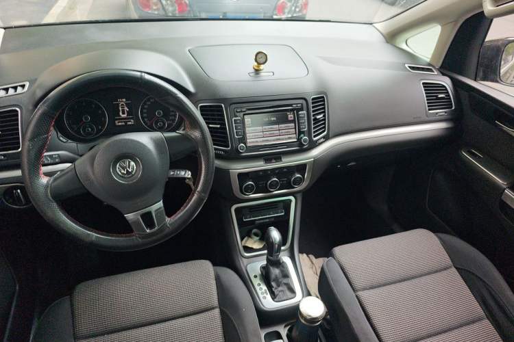 Used Volkswagen Sharan 2013 2.0 TSI Standard Model Center Console