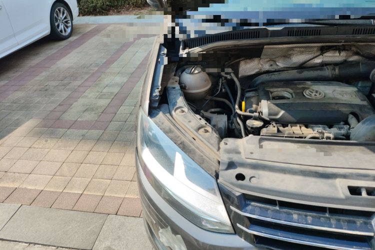 Used Volkswagen Sharan 2013 1.8TSI Standard Model Engine Bay Right