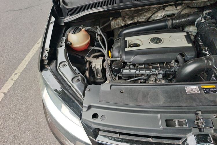 Used Volkswagen Sharan 2013 2.0 TSI Standard Model Engine Bay Right