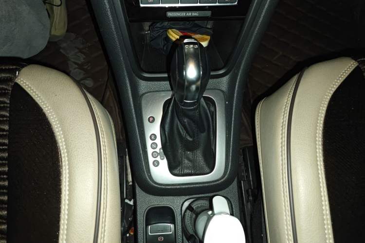 Used Volkswagen Sharan 2013 1.8TSI Standard Model Gear Lever