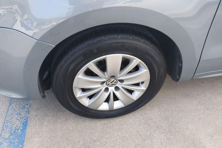 Used Volkswagen Sharan 2013 2.0 TSI Standard Model Left Front Wheel Hub