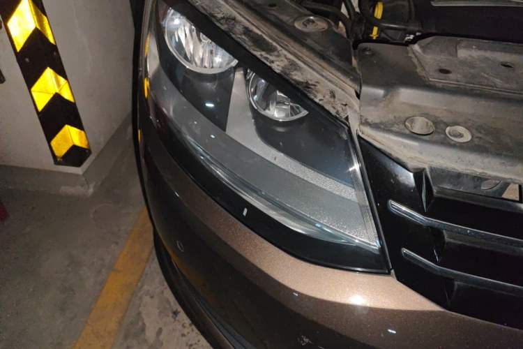Used Volkswagen Sharan 2013 1.8TSI Standard Model Right Front Headlight