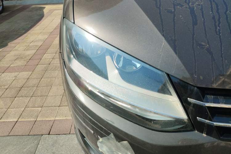 Used Volkswagen Sharan 2013 1.8TSI Standard Model Right Front Headlight