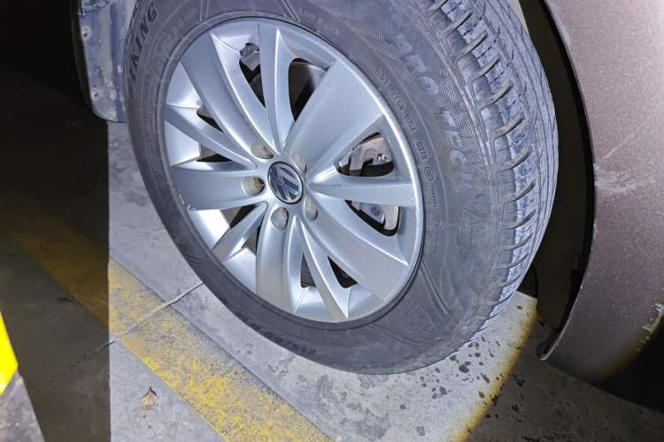Used Volkswagen Sharan 2013 1.8TSI Standard Model Right Front Wheel Hub