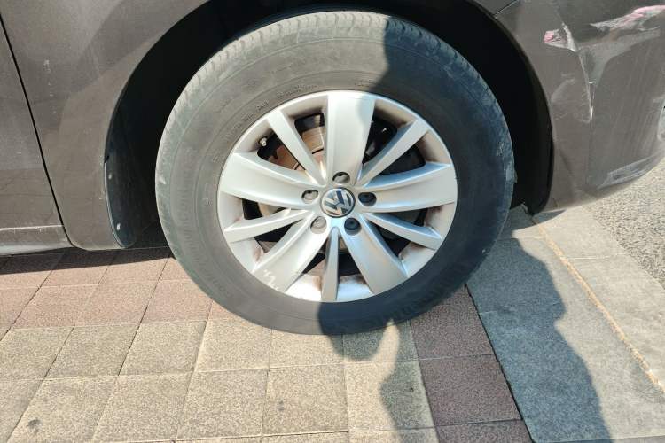 Used Volkswagen Sharan 2013 1.8TSI Standard Model Right Front Wheel Hub