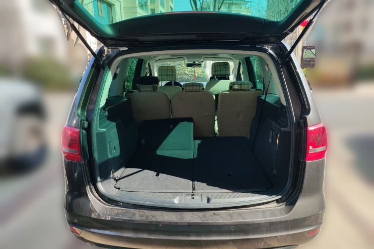 Used Volkswagen Sharan 2013 1.8TSI Standard Model Trunk