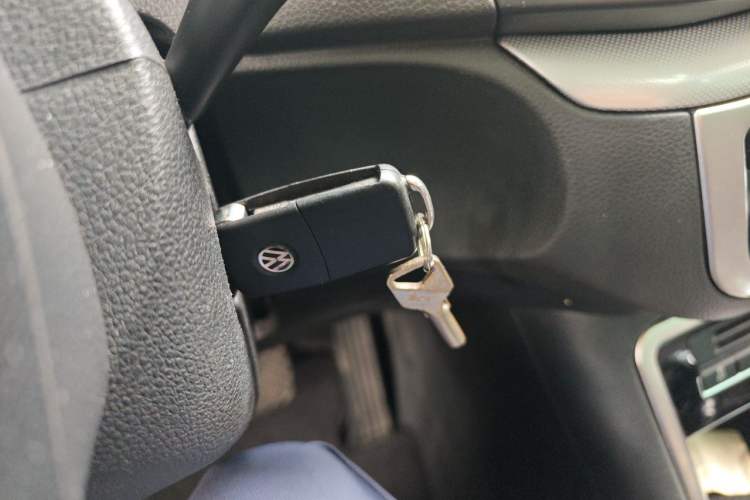 Used Volkswagen Sharan 2013 2.0 TSI Standard Model Vehicle Key