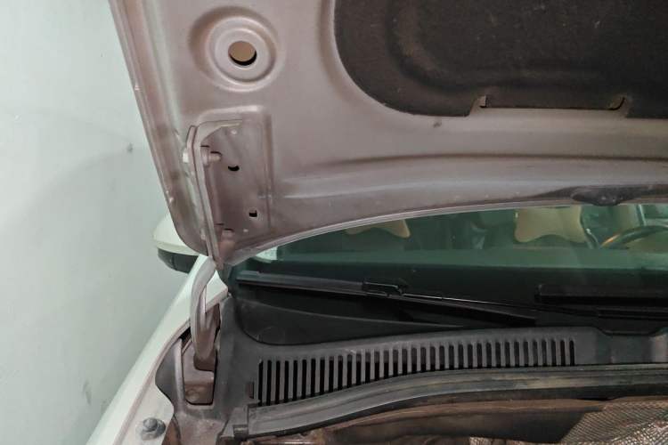 Used Volkswagen Sharan 2013 1.8TSI Comfort Model Euro IV Engine Bay Right
