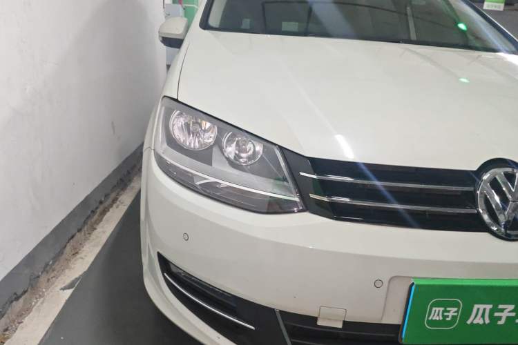 Used Volkswagen Sharan 2013 1.8TSI Comfort Model Euro IV Right Front Headlight