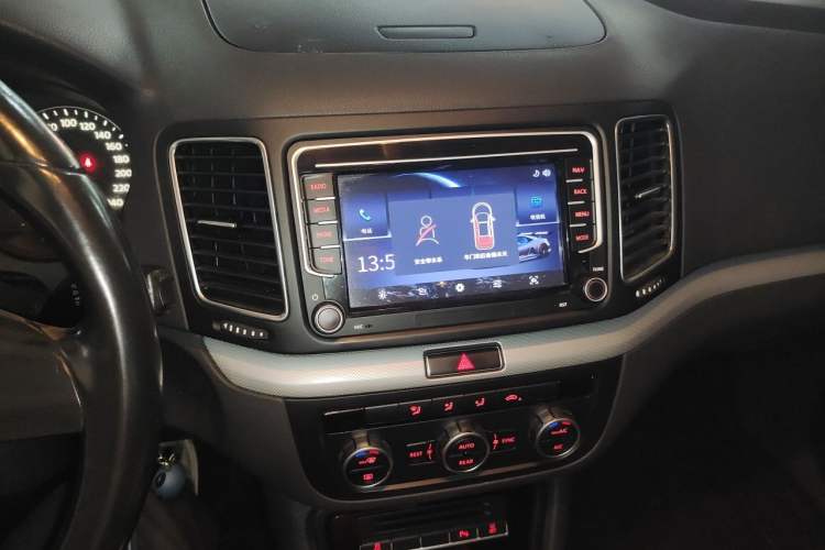Used Volkswagen Sharan 2013 1.8TSI Standard Model Euro IV Audio And AC Panel