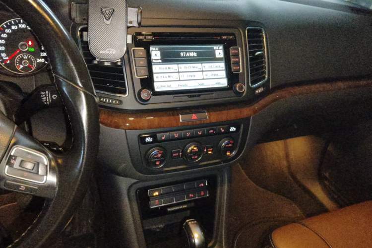 Used Volkswagen Sharan 2013 1.8TSI Comfort Model Audio And AC Panel