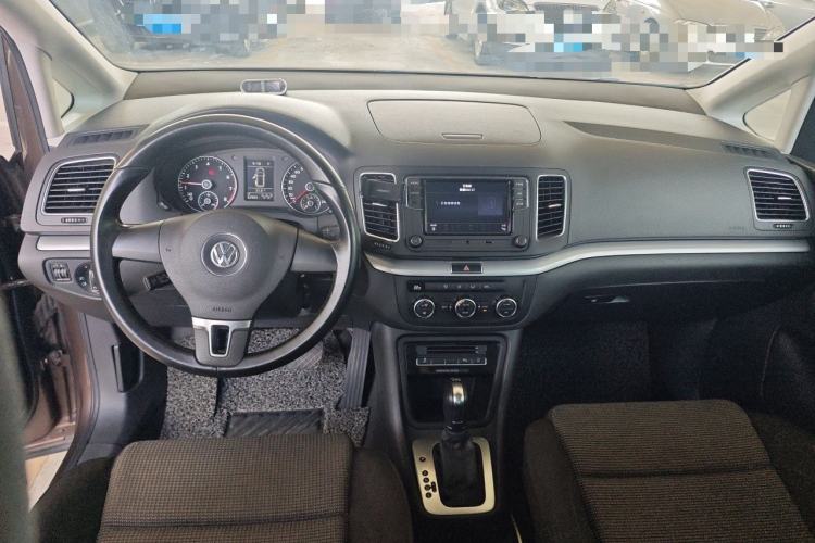 Used Volkswagen Sharan 2013 1.8TSI Standard Model Center Console