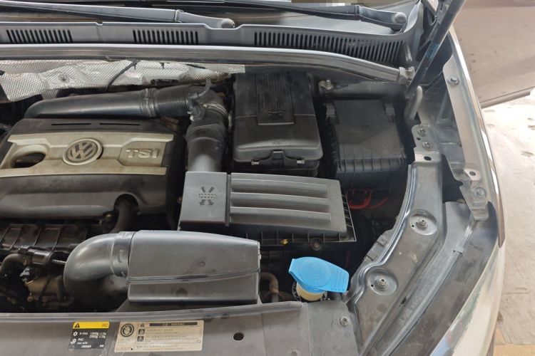 Used Volkswagen Sharan 2013 1.8TSI Standard Model Engine Bay Left