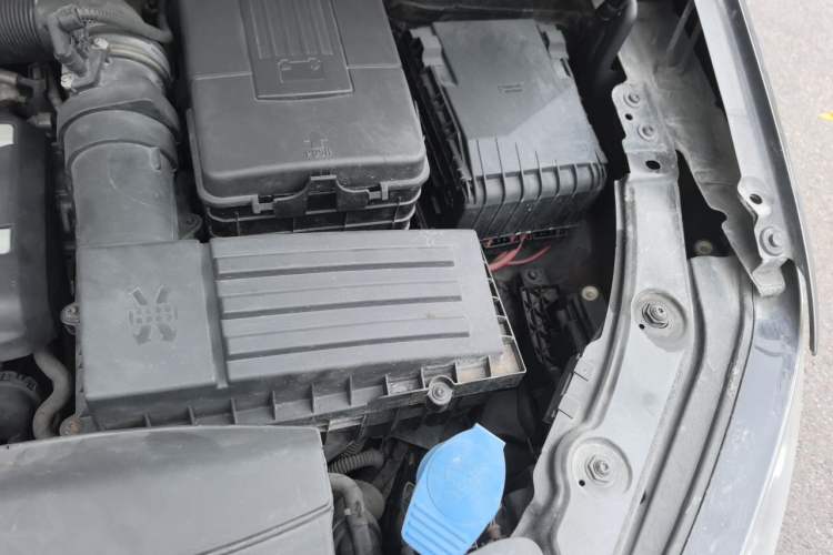 Used Volkswagen Sharan 2013 1.8TSI Standard Model Engine Bay Left