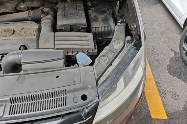 Used Volkswagen Sharan 2013 2.0 TSI Standard Model Engine Bay Left
