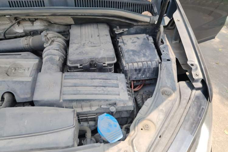 Used Volkswagen Sharan 2013 1.8TSI Standard Model Euro IV Engine Bay Left
