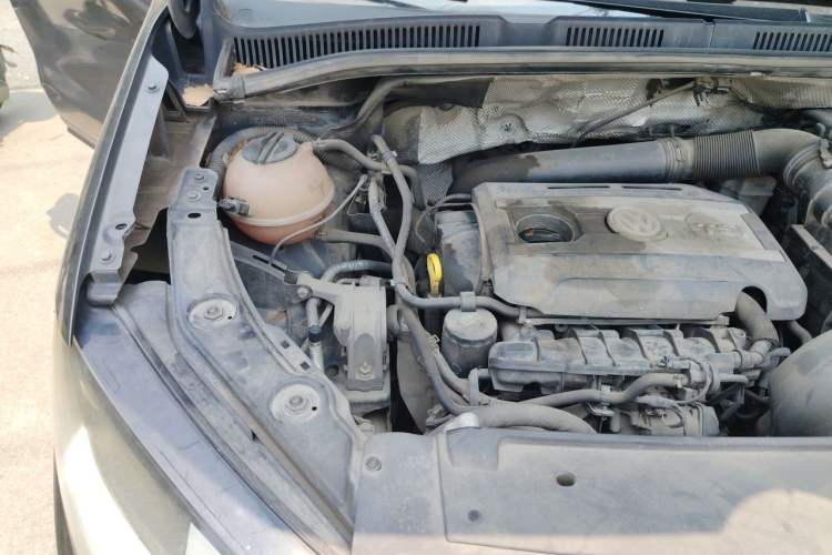 Used Volkswagen Sharan 2013 1.8TSI Standard Model Euro IV Engine Bay Right