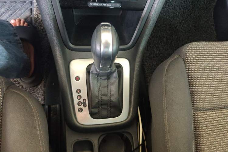 Used Volkswagen Sharan 2013 1.8TSI Standard Model Gear Lever