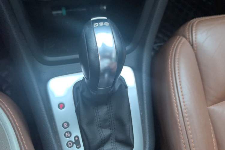 Used Volkswagen Sharan 2013 1.8TSI Standard Model Gear Lever