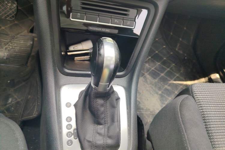 Used Volkswagen Sharan 2013 1.8TSI Standard Model Euro IV Gear Lever