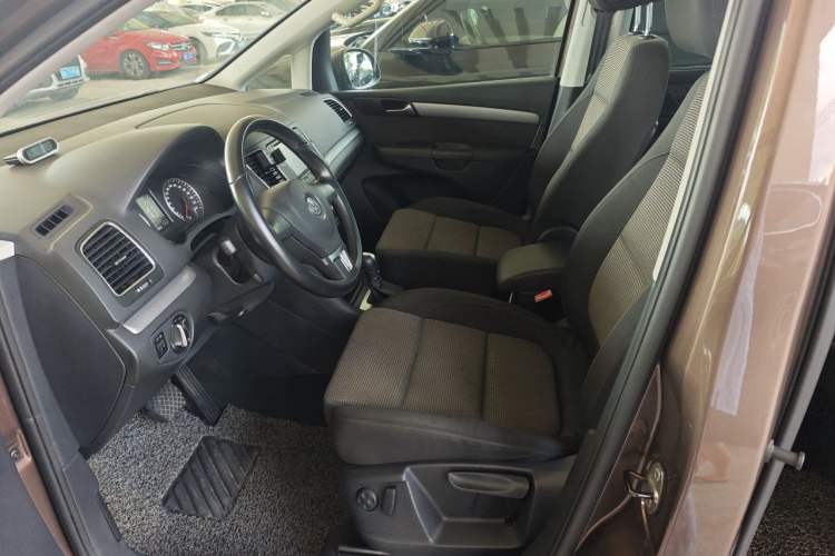 Used Volkswagen Sharan 2013 1.8TSI Standard Model Left Front Seat