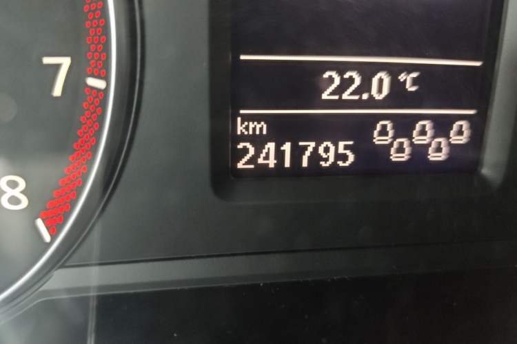Used Volkswagen Sharan 2013 2.0 TSI Standard Model Odometer Close Up