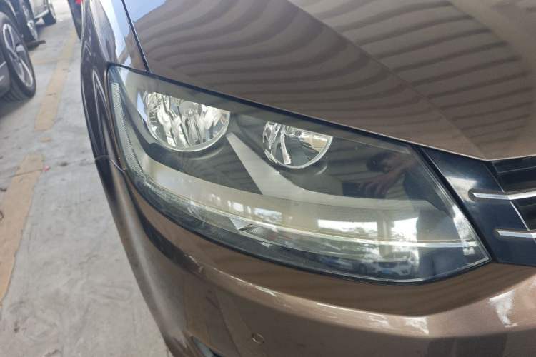 Used Volkswagen Sharan 2013 1.8TSI Standard Model Right Front Headlight
