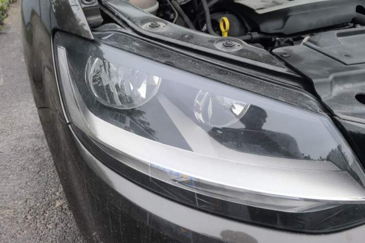 Used Volkswagen Sharan 2013 1.8TSI Standard Model Right Front Headlight