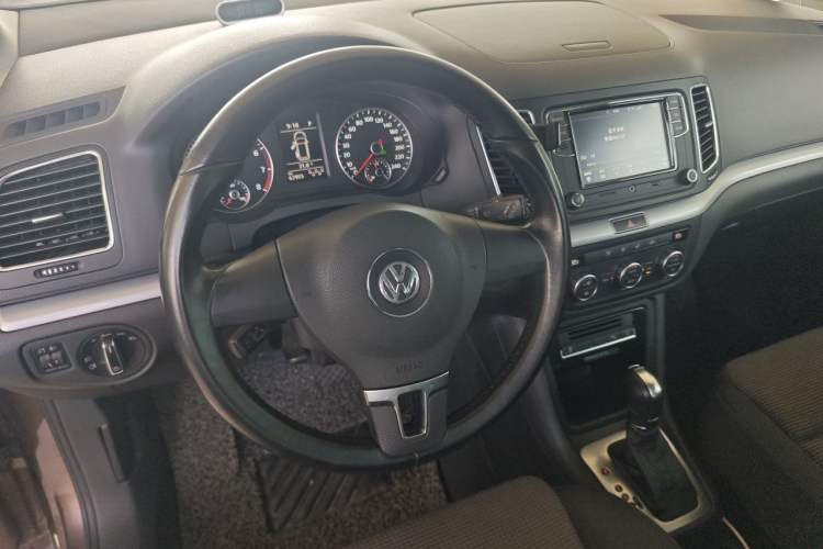 Used Volkswagen Sharan 2013 1.8TSI Standard Model Steering Wheel