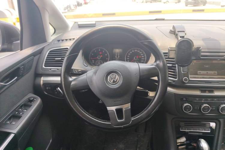 Used Volkswagen Sharan 2013 1.8TSI Standard Model Euro IV Steering Wheel