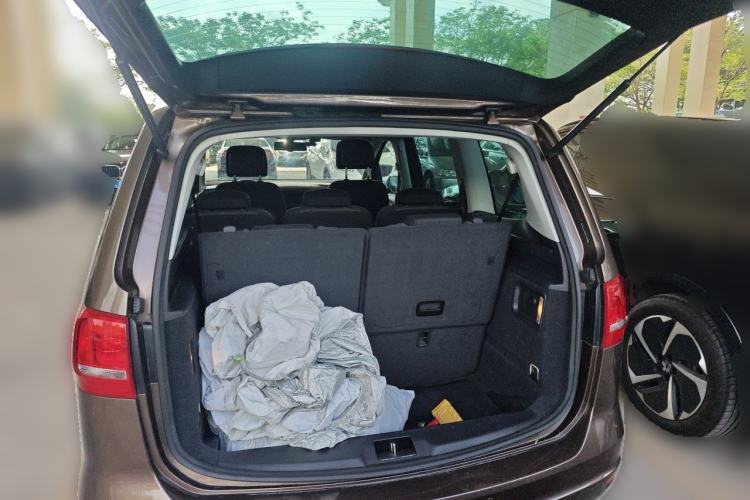 Used Volkswagen Sharan 2013 1.8TSI Standard Model Trunk