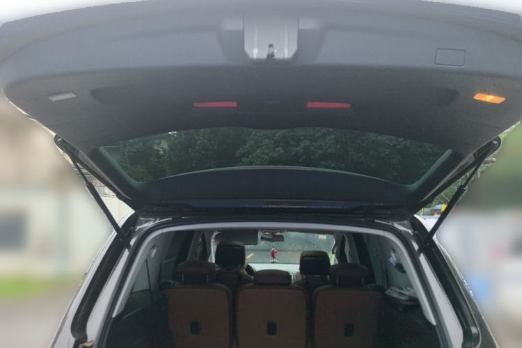 Used Volkswagen Sharan 2013 1.8TSI Standard Model Trunk