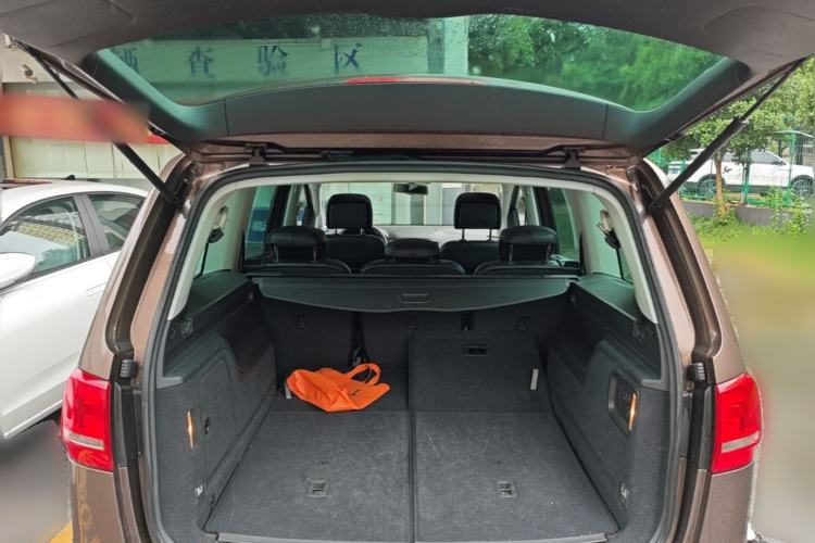 Used Volkswagen Sharan 2013 2.0 TSI Standard Model Trunk