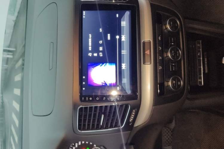 Used Volkswagen Sharan 2013 1.8TSI Standard Model Euro IV Audio And AC Panel